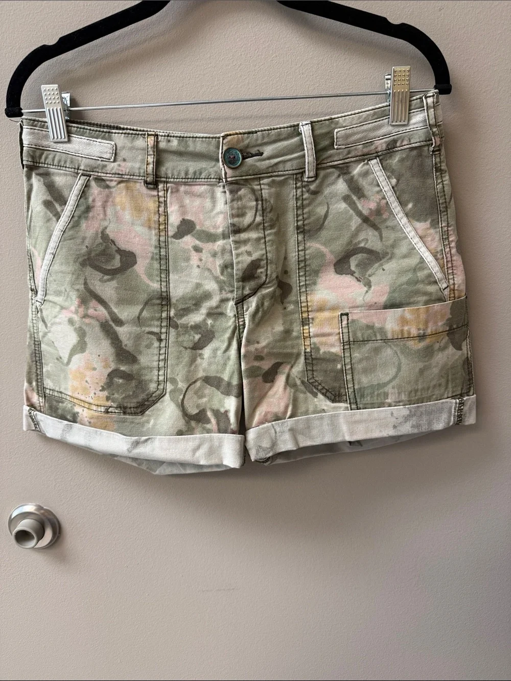 Hei Hei Anthropologie The Wanderer Camo Modern Utility  Shorts - Sz 27